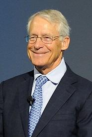 <p><b>9.S. Robson Walton</b></p>    33.3 milyar dolar