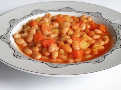 <b>TAVSYE:</b> Bilindii gibi kuru faslye gaz yapmas ile de mehurdur. Bunun nne gemenin bir pf noktas var. Baklagillerin gaz yapmasnn nne slatmayla geilir. Bu nedenle kuru faslye bir gn suda bekletildikten sonra piirilmeli.