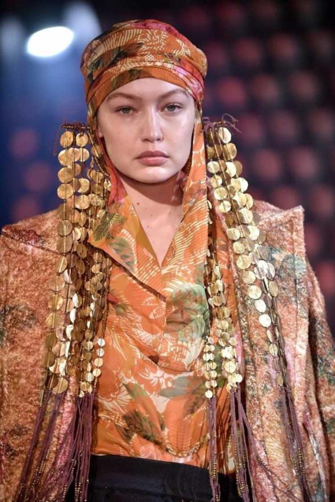 GG HADD SESSZLN BOZDU    atmalar balad gnden bu yana tepkisiz kalmay tercih eden Filistin kkenli model Gigi Hadid, gnler sonra sessizliini bozdu.