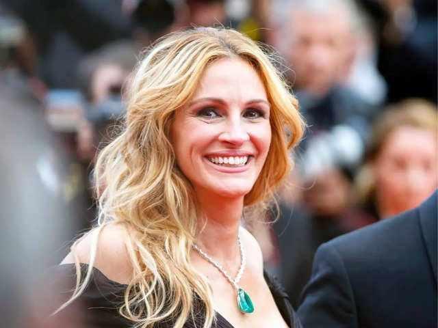 Julia Roberts    �nl� oyuncunun g�l�msemesi 30 milyon dolar de�erinde.