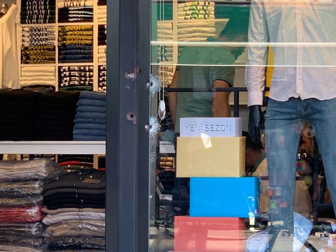 phelileri yakalamak iin alma balatrken, polis olay yerinde 28 bo kovan buldu.