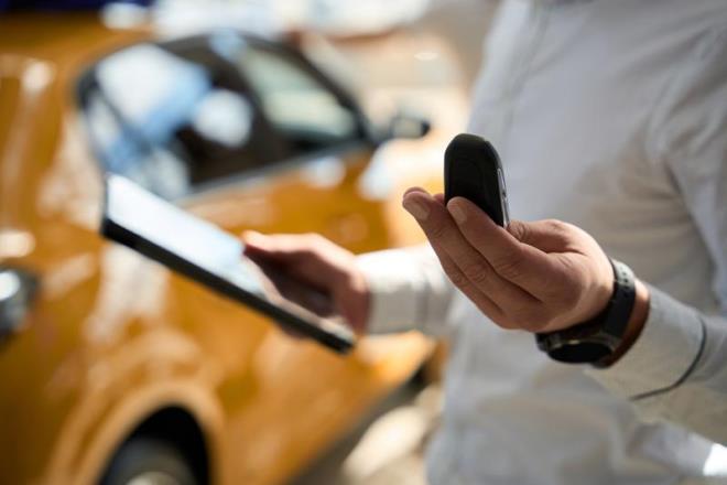 te 350 bin TL alt adeta kap kap giden o otomobiller...