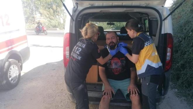 Sabaha kadar teknede rehin tutulduunu syleyen Kzldeniz, ?ldm dnerek kyya attlar. Sabah bir vatanda beni grd ve telefonla 112?yi aradk. Hepsini tehis ettim. Cezalarn ekmelerini istiyorum.? dedi.