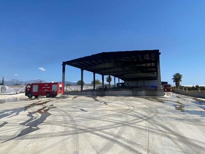 Ekiplerin mdahalesi ile sndrlen yangn sonras ardiye sahibi ellerindeki yanklardan dolay hastaneye sevk edildi.