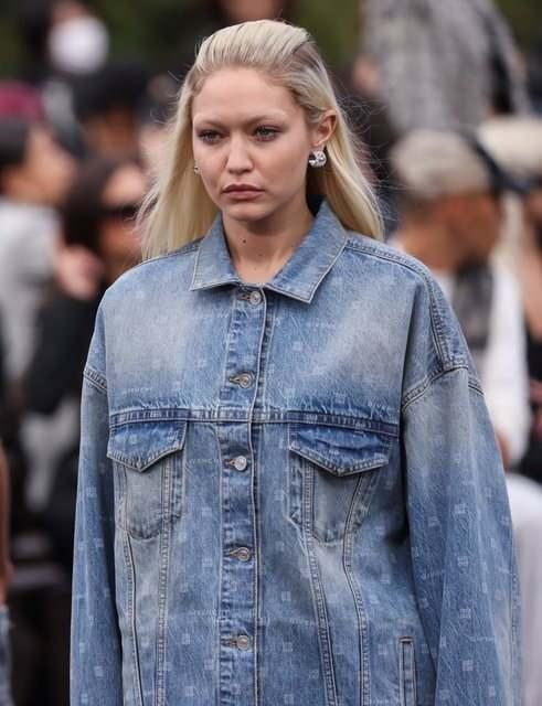 Filistin asll ABD'li model Gigi Hadid, srail'in saldrlarna ilikin, "Dualarm, bu haksz trajediden etkilenen herkesten yana. Bu atma her gn masum canlar alyor ve bunlarn ounu ocuklar oluturuyor" ifadelerini kulland.    Gigi Hadid, yaananlar dolaysyla hissettii znty, "Filistinlilerin mcadelesi ve igal altnda sren yaamlarna dair derin znt duyuyor, duygularn paylayorum" szleriyle dile getirdi.