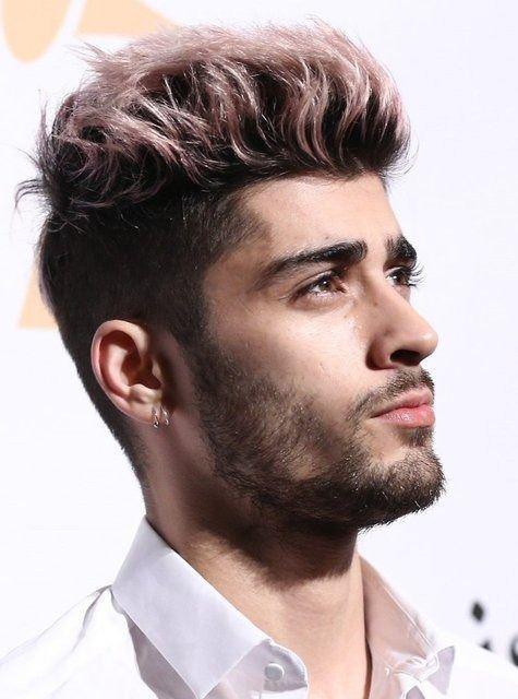 "ZGR FLSTN"    Pakistan asll ngiliz arkc Zayn Malik de sosyal medya hesabnda, "zgr Filistin" yorumuyla kendi fotorafn paylaarak, Filistin'e destek verdi.