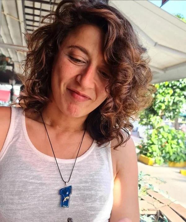 Duygu Nebiolu ve Sevgi Nebiolu adndan ikizleri olduu ortaya kan Metin Akpnar 'kzlarmn ektii aclar iin zgnm' dedi. Ancak Metin Akpnar'n aklamasna sinirlenen Duygu Nebiolu "Size elimdeki deliller ile gerekleri tm plaklyla anlattm da sanat tarihinin kayb ok byk olur." szleriyle merak uyandrd.