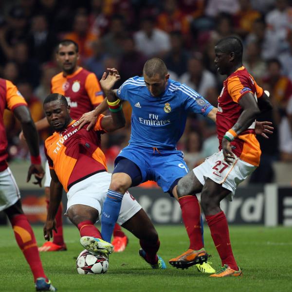 Fakat bu talep ynetimden olumsuz yant alnca Burak'taki dn balad iddia ediliyor. Tecrbeli futbolcunun arasnn teknik direktr Fatih Terim'le de iyi olmad ifade ediliyor.