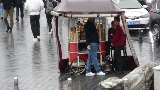 EDRNE C, 20C  <br>Paral ve az bulutlu, zamanla ok bulutlu, le saatlerinden sonra yerel olmak zere saanak ve gk grltl saanak yal  <br>  STANBUL C, 21C  <br>Paral ve az bulutlu, zamanla ok bulutlu, yerel olmak zere saanak ve gk grltl saanak yal    <br>SAKARYA C, 23C  <br>Paral ve az bulutlu, zamanla ok bulutlu, le saatlerinden sonra kuvvetli olmak zere saanak ve gk grltl saanak yal    <br>KIRKLAREL C, 18C  <br>Paral ve az bulutlu, zamanla ok bulutlu, yerel olmak zere saanak ve gk grltl saanak yal