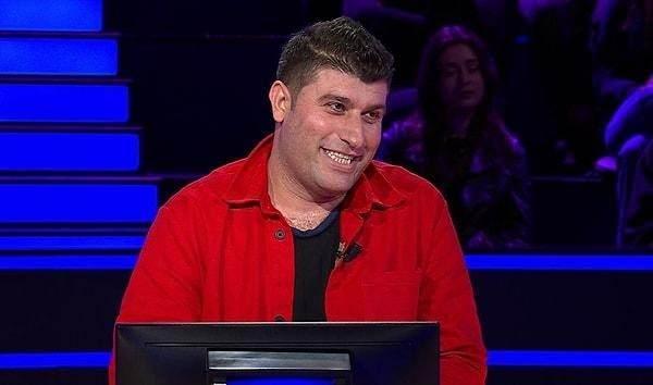 Yarmacnn karsna 3. soruda "On kere yz, dokuz yz doksan dokuzdan bir artk hangi saynn szlkteki tanmdr?" sorusu kt. Yarmac hesap yapt ve 'A- Bir' cevabn verdi ancak doru cevap 'D- Bin' olacakt.