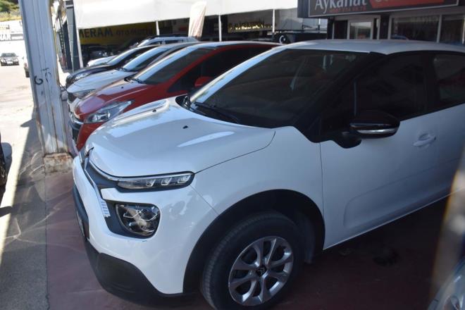 Aracn sahip olduu zelliklerin zaten paketleri kapsamnda belirlenebileceine dikkat eken satclar, jant, park sensr ekleme gibi bahanelerle fiyatlarn ykseltilemeyeceini sylyor.