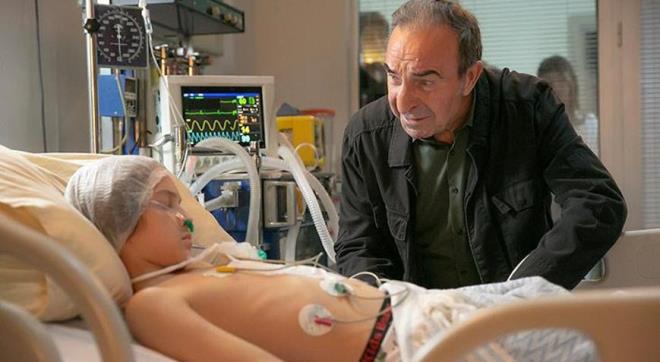 Rza Baba?nn torunu Efe?nin vurulmas bata Rza Baba olmak zere herkesi ykar. Efe'nin durumu kritiktir ve yaayp yaamayaca belirsizdir.  <p>  Herkes Efe?yi yaatmak iin seferber olmuken, Rza Baba hi hesapta olmayan bir durumla kar karya kalr. Sadullah ile Rza Baba arasnda Efe'yi hayata balayacak anlama gerekleecek midir?