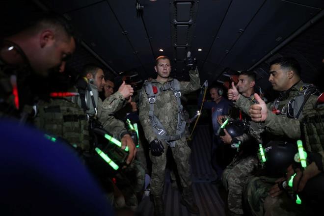 Toplam 652 personelin 67 ara, 354 deiik apta ve cinste silahla yer ald tatbikatta, 5 nakliye ua, 2 taarruz helikopteri, 6 genel maksat helikopteri ve 2 yk helikopteri olmak zere 17 hava arac kullanld.