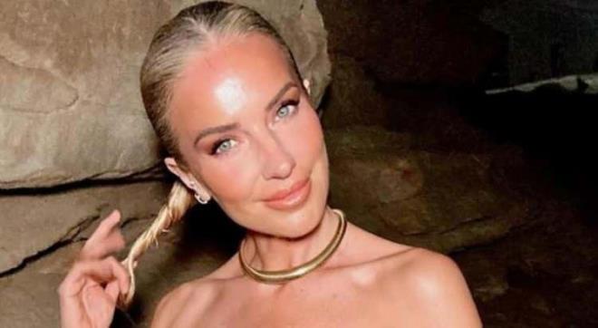 Sosyal medyada ise baz kullanclar Esmersoy'un srail'i desteklediini belirterek nl isme tepki yadrd.