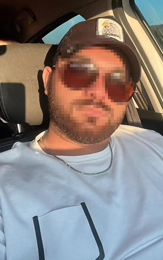 Komularn ihbar zerine eve polis ve salk ekipleri sevk edildi.    Salk ekibinin yapt kontrolde Beyzanur Kaya'nn yaamn yitirdii belirlendi.  Akolu ise polis tarafndan gzaltna alnd.