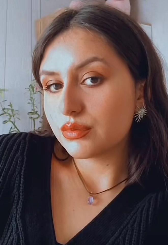 SON YOLCULUUNA UURLANDI    Beyzanur Kaya?nn cenazesi Ankara Adli Tp Kurumu?nda yaplan otopsi ilemlerinin ardndan ailesine teslim edildi.  Kaya iin bugn le vakti Bayndr Ky Camisi?nde cenaze namaz klnd.