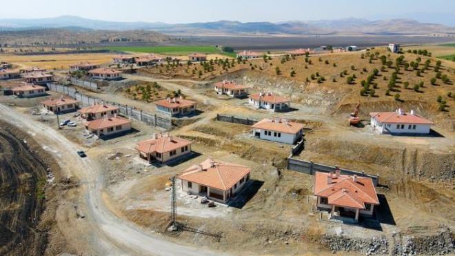 evre, ehircilik ve klim Deiiklii Bakan Mehmet zhaseki, Kahramanmara'ta 146 bin 918 bamsz blmn yapmnn devam ettiini aklad.  <p>  evre, ehircilik ve klim Deiiklii Bakan Mehmet zhaseki, Kahramanmara'ta 82 bin 104' afet konutu olmak zere 146 bin 918 bamsz blmn yapmnn devam ettiini bildirdi.