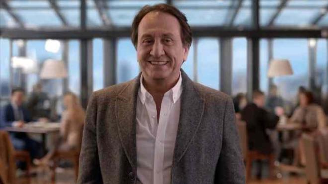 Son olarak byk olu Derin Deniz'in doum gn iin poz veren Ozan'n byk olu Derin Deniz kendisine tpatp benzerken kk olu Ali Demir ise annesinin kopyas.