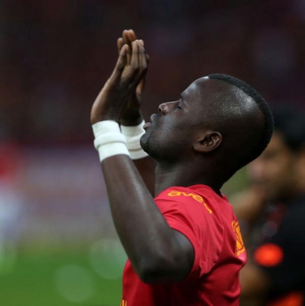 G.Birlii ve F.Bahe malarndan ders almad, yine 'ucuz faul karar' peinde kotu, takmn yakt!