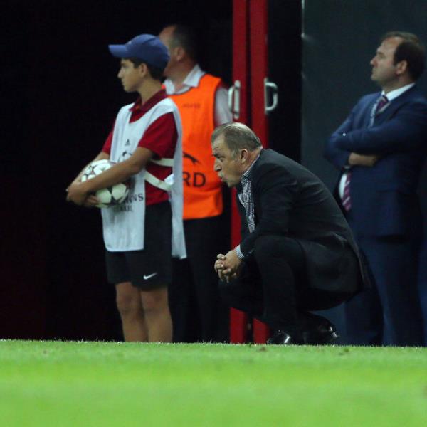 Savunmann ilk kez yan yana oynayan 4 isimden kurulmas, orta alanda ligde bile forma bulamayan Engin'in tercih edilmesi Real'in iini kolaylatrd.