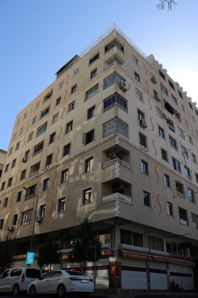 "HBR EY OLMADAN MADUR EDLDK"    MS hastas Sohbet Baa ise "Doalgaz kesik olduu iin scak suyumuz da yok, du alamyoruz" dedi.