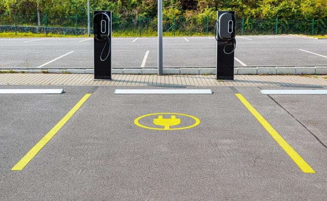 YETERL SAYIDA YER YOKSA NE YAPILIR?    Ynetim plann deitirmek ve yeni bir otopark alan tahsis etmek iin olaanst kat malikleri genel kurulu toplamak ve kat maliki saysnn (toplantya katlanlar deil tm kat malikleri) 4/5 ounluu ile bu konudaki maddeyi ve krokiyi deitirmek mmkn. Yine baz apartman veya sitelerde oturan tm maliklerin veya kiraclarn kullanmlarna uygun otopark alan olmayabilir. Binada yeterli sayda park yeri yok ise dnml kullanma sistemi getirilebilir. rnein 50 bamsz blml bir sitede 40 aralk yer var ise hibir kat maliki madur olmadan her yl 10 ara darda kalacak ekilde bir sistem ngrlebilir.