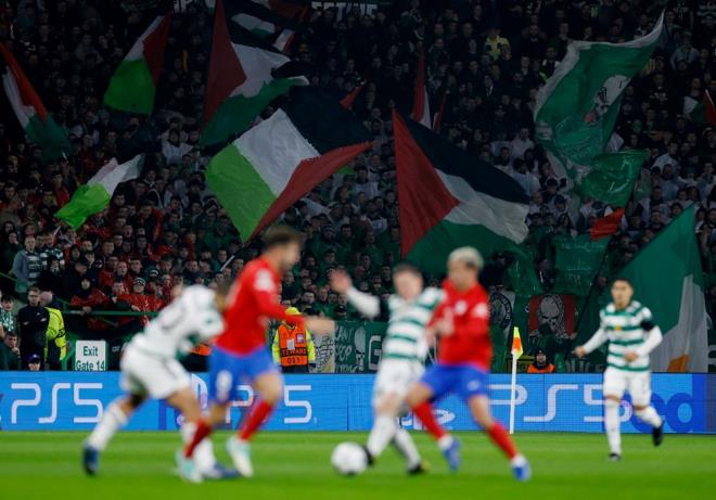 UEFA ampiyonlar Ligi E Grubu manda sko temsilcisi Celtic, spanya ekibi Atletico Madrid takmn konuk etti.     2-2 berabere biten maa Celtic taraftarlarnn Filistin'e bayrakl ve koreografili destei damga vurdu.