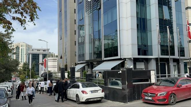 te yandan, Dilan Polat ve ei Engin Polat'n cep telefonlarna da el incelenmek zere el konulduu renildi.