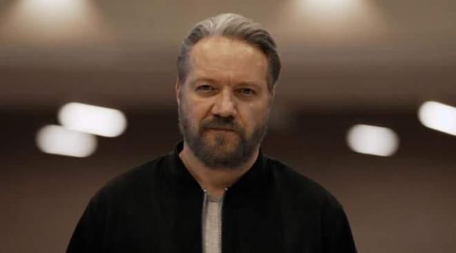 �nl� oyuncu "Alper �a�lar'�n projesi i�in imaj de�i�ikli�ine gittim. 2 y�ld�r sa��ma ve sakal�ma dokunmuyorum" dedi.