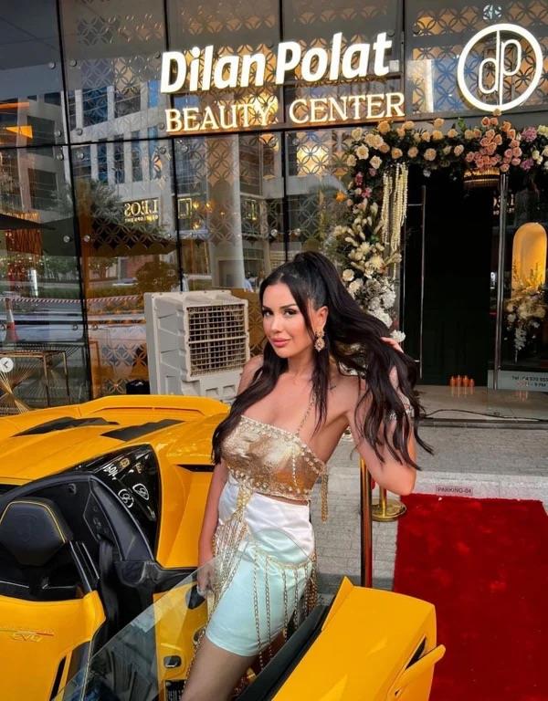 Dilan ve Engin Polat ifti yaynladklar aklamada, "eitli insani ve dnyevi nedenlerden kaynakl bir takm etik ve edebe ilikin arlklarmz, marklklarmz, gsterilerimiz olmutur." deyip, "Kamuoyu nnde milletimizden zr dilemenin Allah karsnda da yeni bir ynelim iinde gsteriten ve arllktan uzak olmamz gerektiinin bilinci ierisindeyiz" ifadelerini kullanmlard.