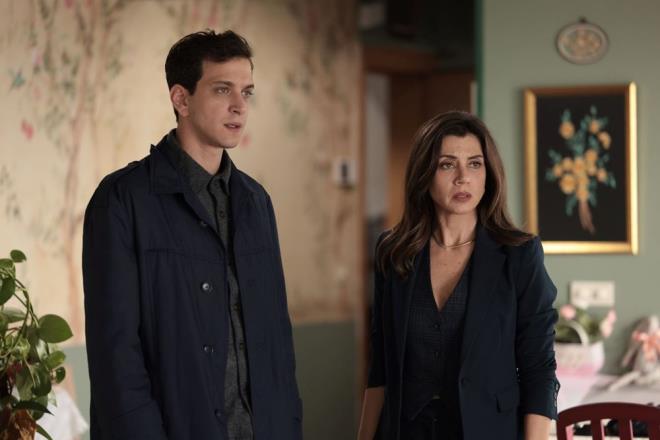 GAMZE DE OLANI BTEN REND    Annesini glkle sakinletiren Gamze ise dnp neler olduunu sordu. mer de ona Nilfer'in Tahir'in kz olabileceini syledi.    Buna inanmayan Gamze, Vicdan'a oyun oynadn bildiini syledi. Eve dnen mer ile Gamze, pck meselesiyle ilgili Reat ve Tahir'e aklama yapt.