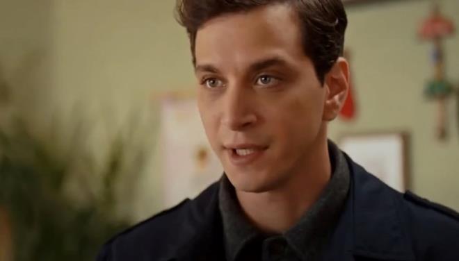 "BUNU KMSE BLMEYECEK"    mer son blmde; "Nilfer, Tahir'in kz" diyen Vicdan'a inanmayan mer, "Kapa eneni. Bunu kimse bilmeyecek, sus Vicdan. Tek kelime daha etme" dedi.    mer, Vicdan ve Nilfer'i alp gtrrken; Gamze de Tahir de lgna dnd. mer'in kendisine her eyi anlatacan sylemesiyle sakinleen Gamze, Reat Hoca'ya yardm etti.    Vicdan' bir kez daha "Yalan m sylyorsun?" diye sktran mer, onlar Nisa'nn evine gtrd.