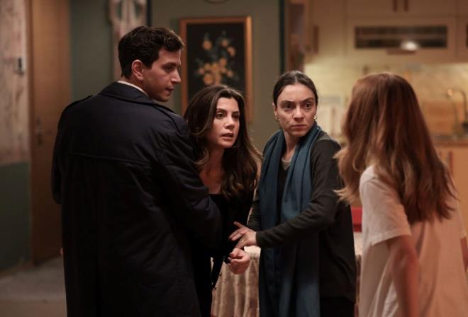 VCDAN VE NLFER, NSA'NIN EVNDE    Nisa ilk bata onlar eve almak istemese de mer, Vicdan'n Nilfer'in Tahir'in kz olduunu sylediini ifade etti. Bunu duyan Nisa da istemese de kalmalarn kabul etti.    O srada Nisa'nn evinde olan Nuran duruma ok sinirlenip Gamze'yi arad. Kzn duyan Fatma Hanm, Nisa'nn evine baskn yapp hepsini kovacaklarn sylerken Gamze geldi.