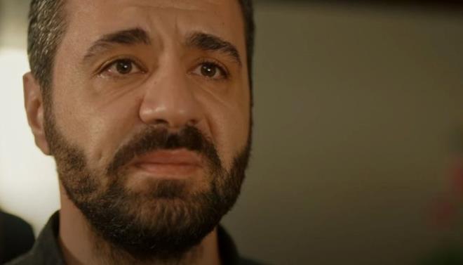 TAHR, NLFER' REND    Vicdan' da dar karmaya alan Tahir, mer'in Nilfer'in kz olabileceini sylemesiyle ykld. Gzyalarna boulan Tahir, kardeine "Gelme peimden" diyerek gitti.