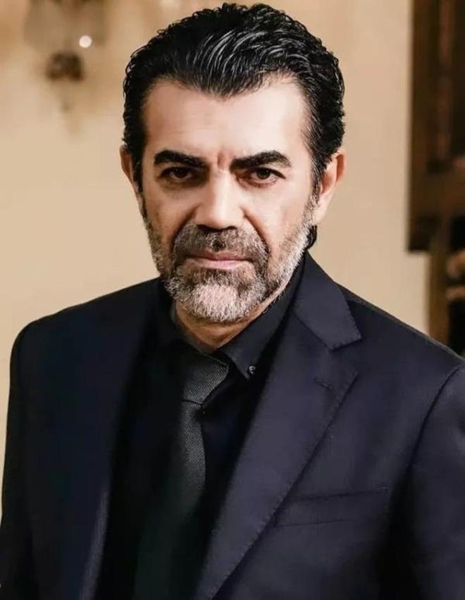 SAVA ZDEMR DLEK TAI KADROSUNA DAHL OLDU  <p>  Dilek Ta dizisinin kadrosuna dahil olan usta oyuncu Sava zdemir, dizide derin devlet grevlisi Kubilay karakterine hayat verecek. Senaryo ekibi deien Dilek Ta'nn ynetmen koltuunda Volkan Kocatrk oturuyor.