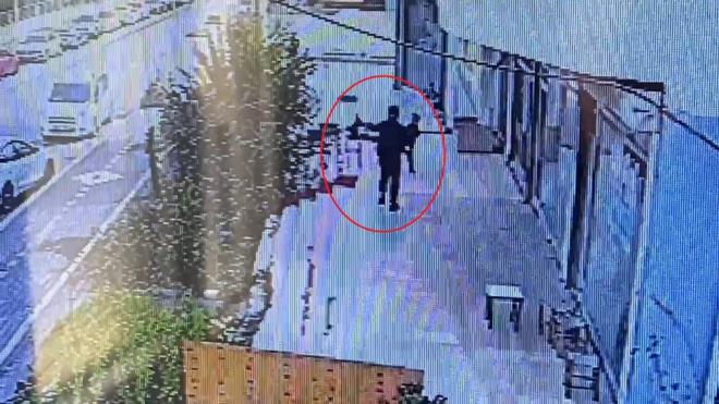 alma balatan le Emniyet Mdrl ve Asayi ube Mdrl Cinayet Bro Amirlii ekipleri, gvenlik kameralarn incelemeye ald.