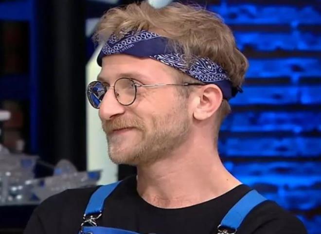 Bu sayede MasterChef Tahsin'in 2014-2015 yllar arasnda ekrana getirilen Arda Trkmen, Burcu Esmersoy ve Emel Badoan'n sunuculuunu stlendii 'Ver Frna' programnda da yart ortaya kt.