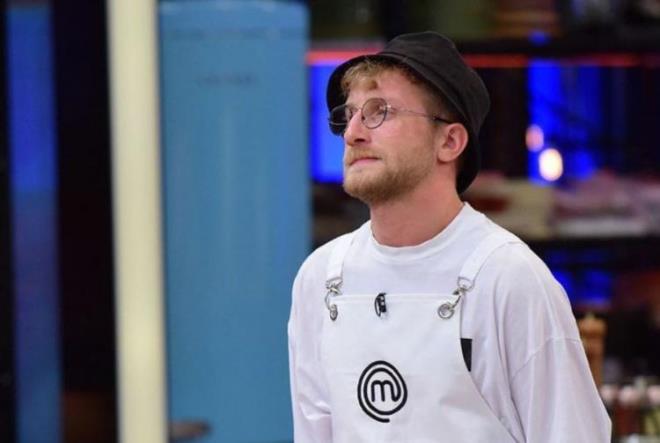 kan fotoraflar zerine sosyal medyann merak konusu olan Tahsin Kk'n yine Acun Ilcal'ya ait olan 'Ver Frna' adl programda da yer ald renildi. MasterChef Tahsin'in o zamanki halini grenler hayrete dt.