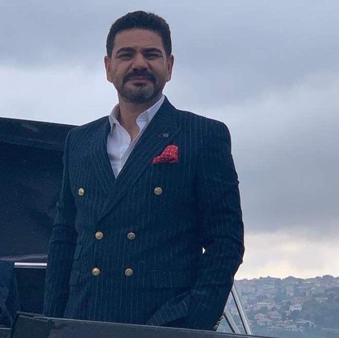 YEN HAYATI AIRTTI    'Kurtlar Vadisi'nin 'Gll's oyunculuu brakmadn syledi. Erhan Ufak stanbul'da gayrimenkul irketi kurmu ama hayatnn byk bir ksmn u aralar Azerbaycan'da geiriyormu. 'Kurtlar Vadisi'nin 'Gll's Erhan Ufak Trk Sanat Akademisi kurduunu ve yeni hayatn u szlerle anlatyor: