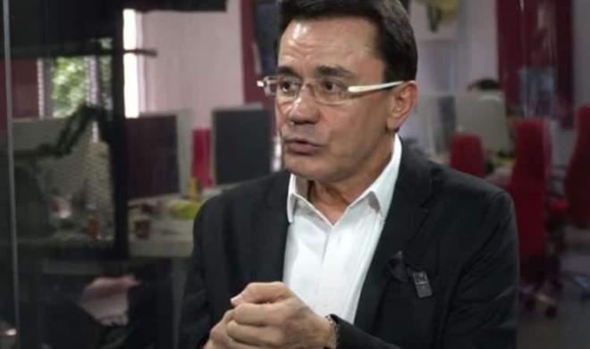 Salkl yaam ve beslenme konularndaki bilgisiyle tannan Doktor Ender Sara, kilo vermek iin bilinmesi gerekenleri tek tek sralad. Zayflamak ve salkl bir vcuda kavumak iin yanl diyetler yapmak yerine doru yaklamann altn izen Sara, basit tariflerle kilo verme srecini hzlandrabilirsiniz aklamasnda bulundu.