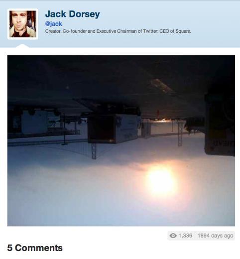 Ters yz olmu bu ilk Twitter fotoraf 11 Temmuz 2008'de sitenin kurucularndan Jack Dorsey tarafndan paylald. Herey bylece balam oldu