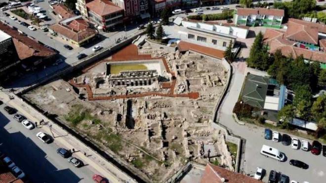 Gerekten ok gzel bir eser. Yozgat ve lke turizmine ok byk katks olacak. Tabi bunun yan sra sadece Roma Hamam deil gemi dnemlere ait birok eserimiz var, onlar da Roma Hamamyla btnletirerek insanmza ve turizme kazandrlabilirsek Yozgat bir ak hava mzesine haline dnecek ve Yozgat ta turizmde hak ettii noktaya gelecektir."