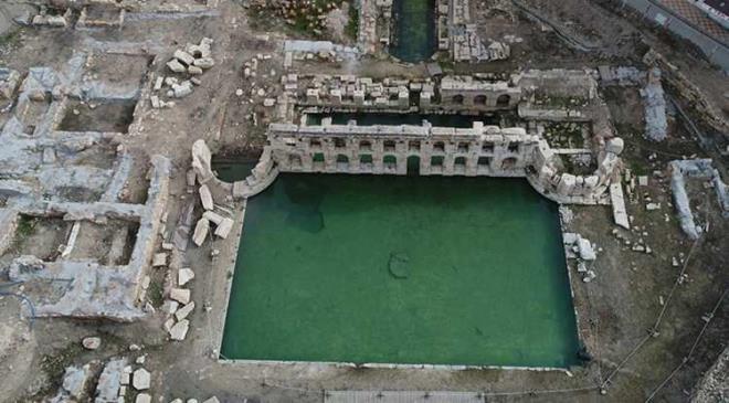 2018 ylnda UNESCO Dnya Miras Geici Listesi'ne alnan ve "Kral Kz" adyla bilinen Basilica Therma Roma Hamam'nn evre dzenlemesi almalar tamamland. Tarihi 2 bin yl ncesine dayanan ve dnyada sadece iki rnei olan eserin yakn zamanda yerli ve yabanc turistlere kaplarn amas bekleniyor.