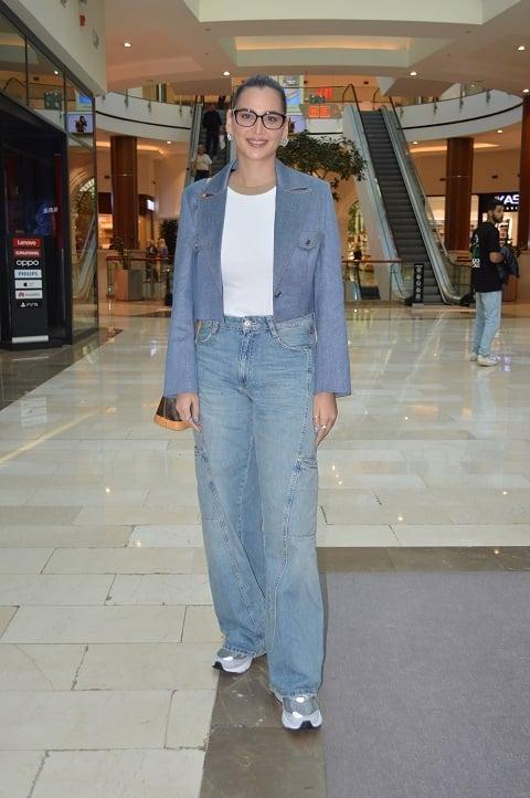 Sportif hali ile dikkat eken Glsim Ali, neeli tavrlaryla dikkat ekti.