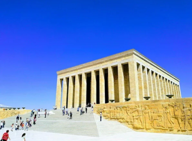 Cumhurbakanl Devlet Arivleri Bakanl kaytlarnda ABD'den Antkabir iin bayrak direi gnderen Nazmi Cemal'in mektuplar da yer alyor. ODT tarafndan hazrlanan raporda, aradan geen yllarn ardndan meteorolojik nedenlerle direin yprand belirtildi. Bunun zerine direk orijinaline gre hazrlanan yenisiyle 2013'te dzenlenen trenle deitirildi.
