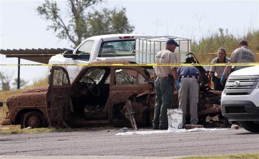 ABD'de eyalet polisi bir dal eitimi srasnda Oklahoma gln dibinden, iinde alt cesedin bulunduu iki paslanm ara kararak 40 yldan uzun sren gizemin zlmesini salad.