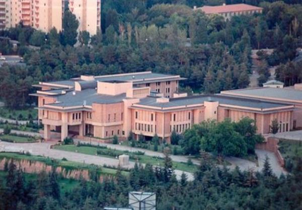 Milyonlarn harcand seim meydanlarnda Cumhurbakan adaylar ise kampanyalarn yrtebilmek, mitinglerini yapabilmek iin ba kampanyalaryla para bulmaya alacak.