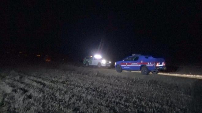 Havann kararmas nedeniyle arama almalar el feneri ve flarlerle srdrlyor.