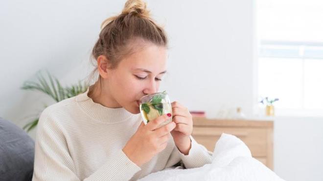 Souk algnl, nezle, grip gibi hastalklardan korunmak isteyenlerin kulland bitki aylarnn, dikkatli tketilmemesi halinde sal felce kadar gtrdn biliyor muydunuz? te birlikte tketildiinde sal tehlikeye sokan bitki aylar!