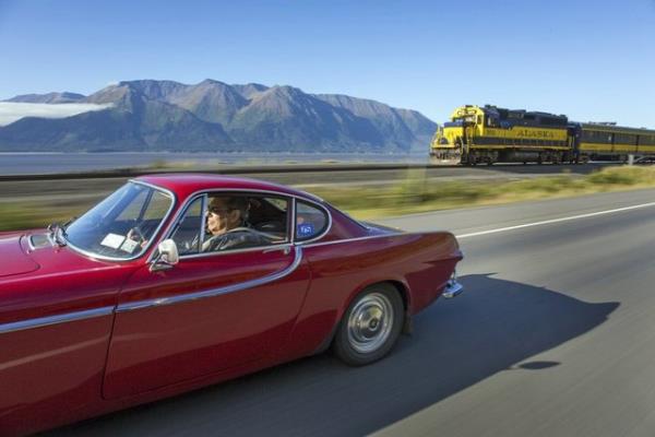 ABD'nin Alaska Eyaleti'nde yaayan Irv Gordon, 1966 model iki kapl krmz Volvo'suyla 3 milyon (4.8 milyon kilometre) mil katetti.
